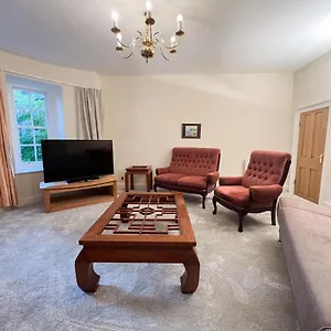 https://spacious-2br-flat-sleeps-8-princes-street.edinburghhotelsuk.org